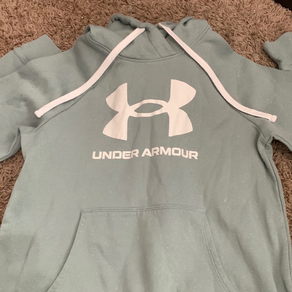Cute sweatshirt!